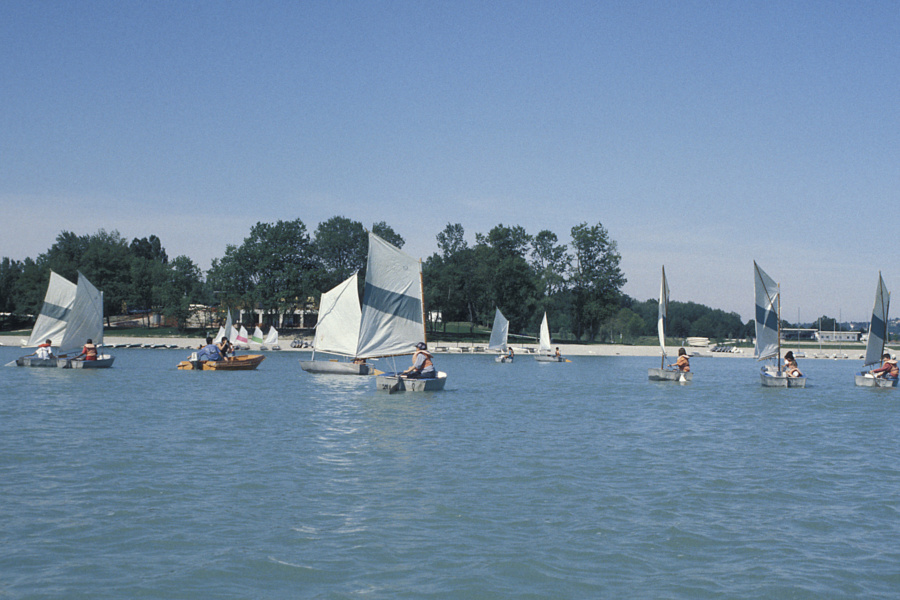 Initiation à la voile sur les Eaux Bleues © Photothèque Segapal