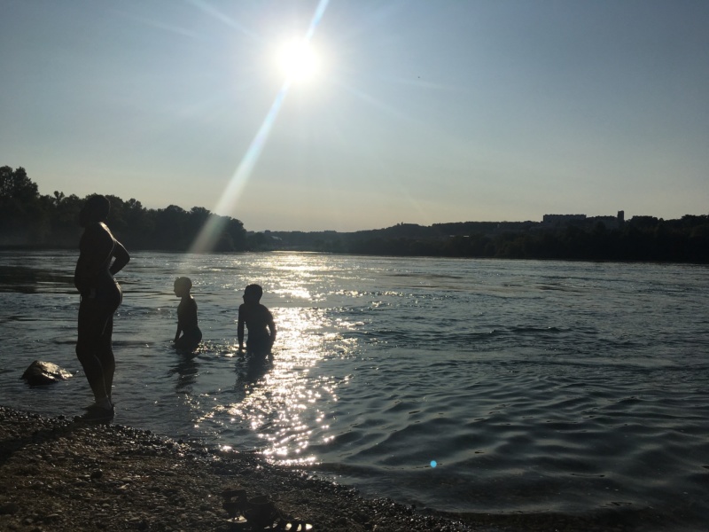 Baignade dans le Rhone a la Feyssine © N Guigard