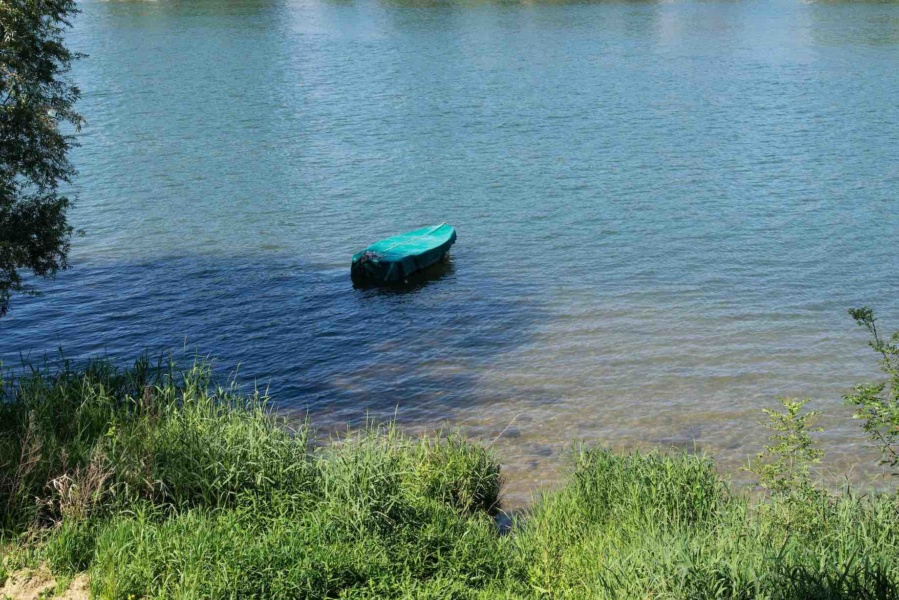 Barque sur la Saone © Pourquoi resister a l appel du courant Loic Xavier Cap sur le Rhone