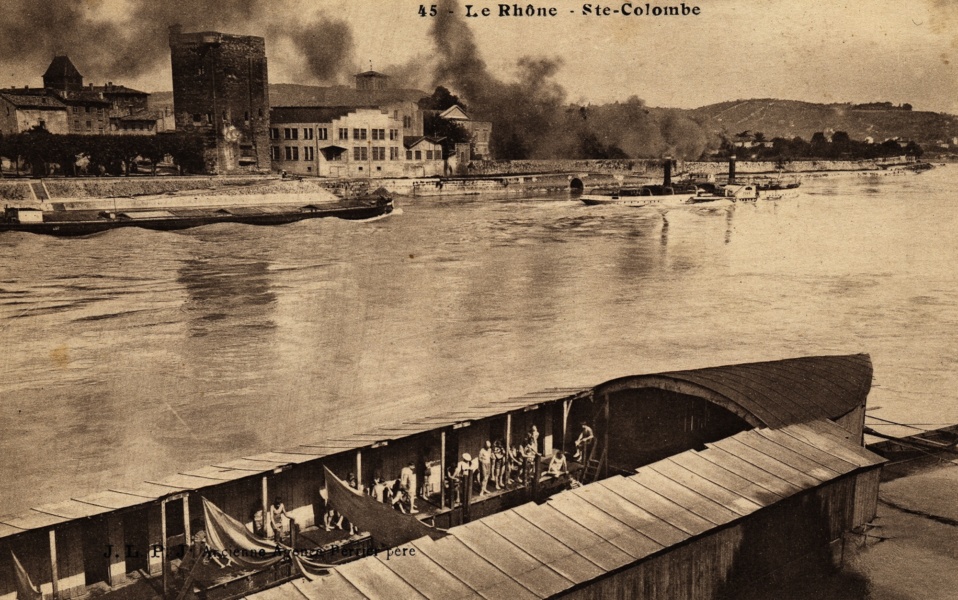 piscine à Sainte Colombe ©Coll Dürenmatt, Promofluvia-BMLyon