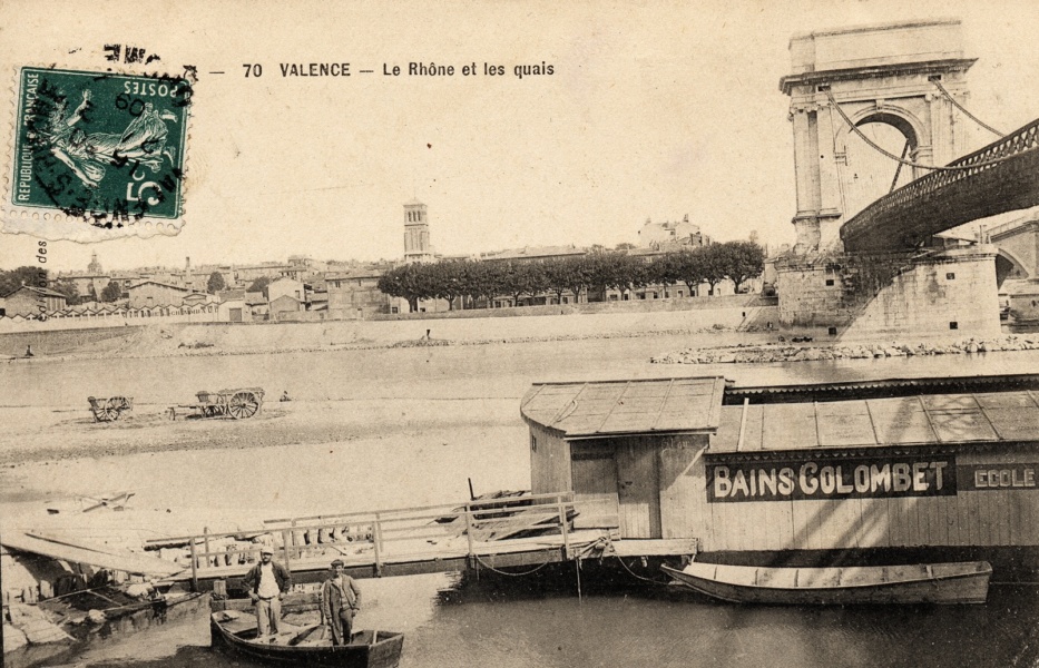 Bateau-Piscine à Ste Colombe en rive droite © Coll Dürenmatt, Promfluvia BM Lyon