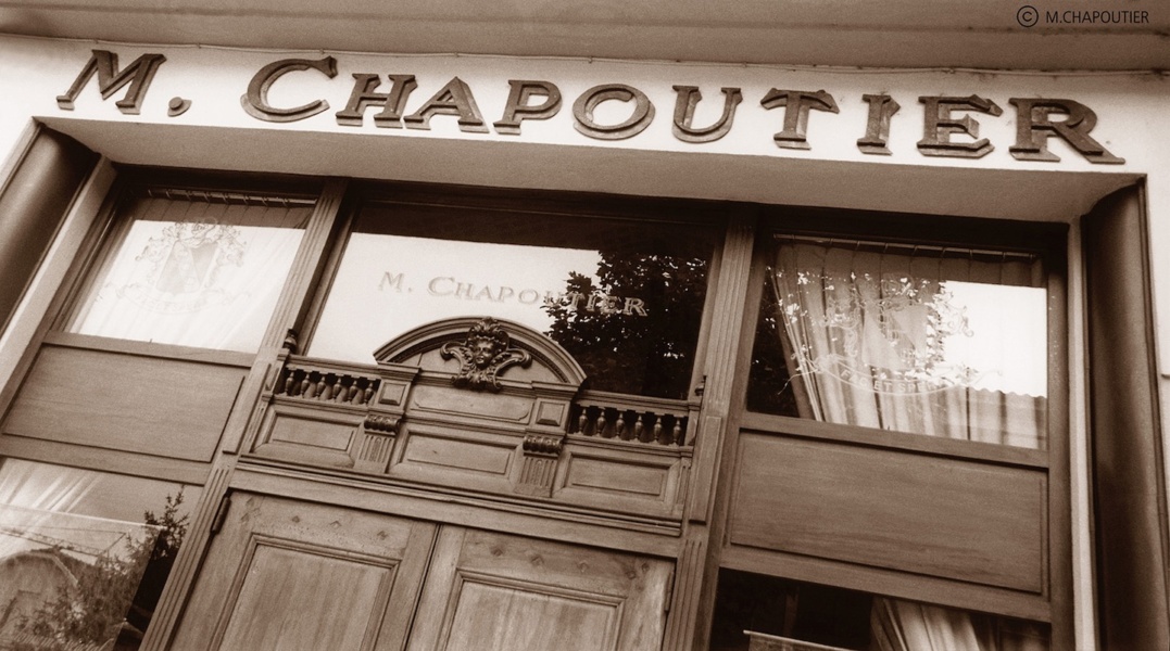 Entree du caveau Chapoutier © M CHAPOUTIER