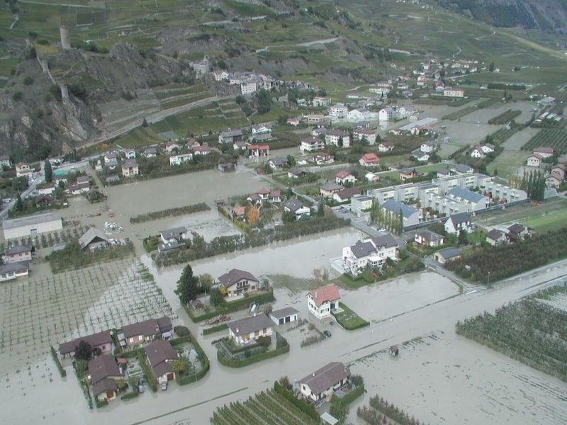 Inondation a Saillon en octobre 2000 © Etat du Valais