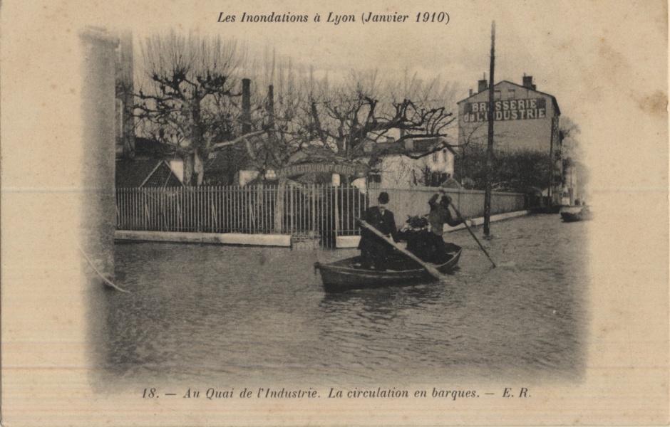 Inondation sur les quais de Saône à Lyon © Coll Dürenmatt, Promofluvia- BM Lyon