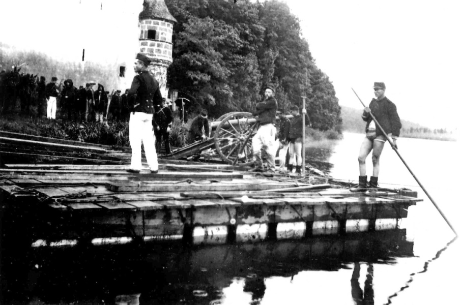 L artillerie traverse la Saone a Chemilly © DR Louis Bonnamour