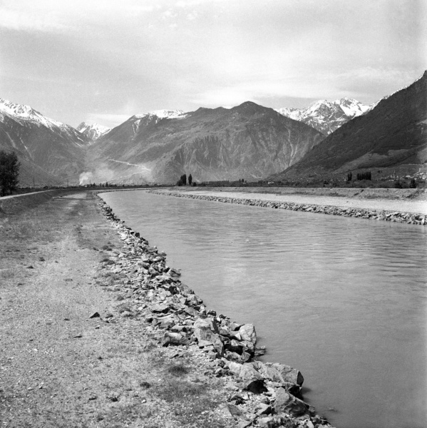 Le Rhone a Saillon et Branson mai 1955 © Raymond Schmid Bourgeoisie de Sion Mediatheque Valais Martigny