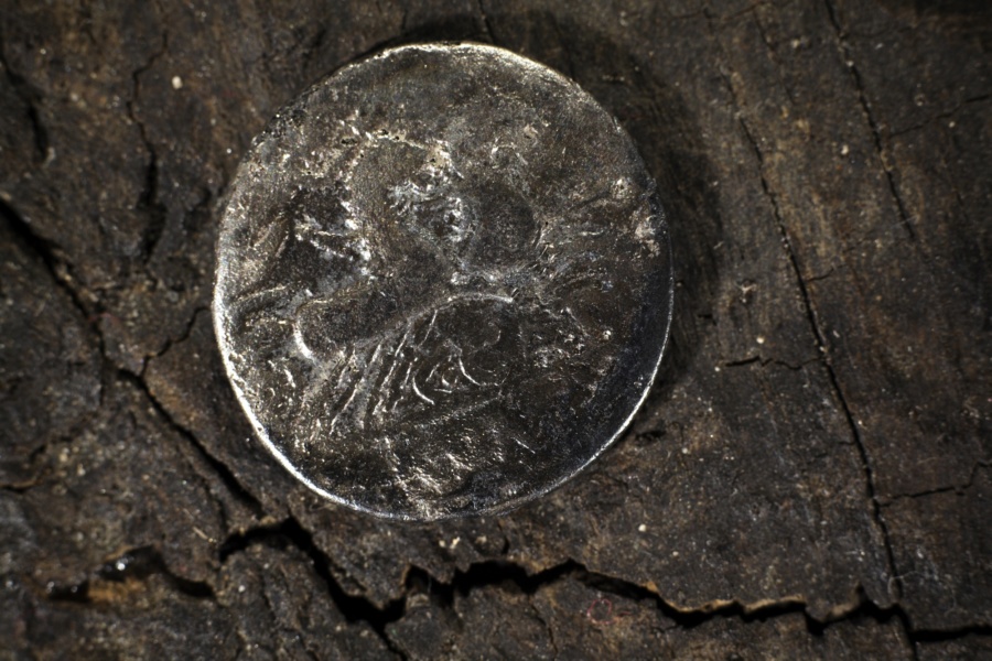 monnaie votive chaland©CD13-MDAA Remi Benali
