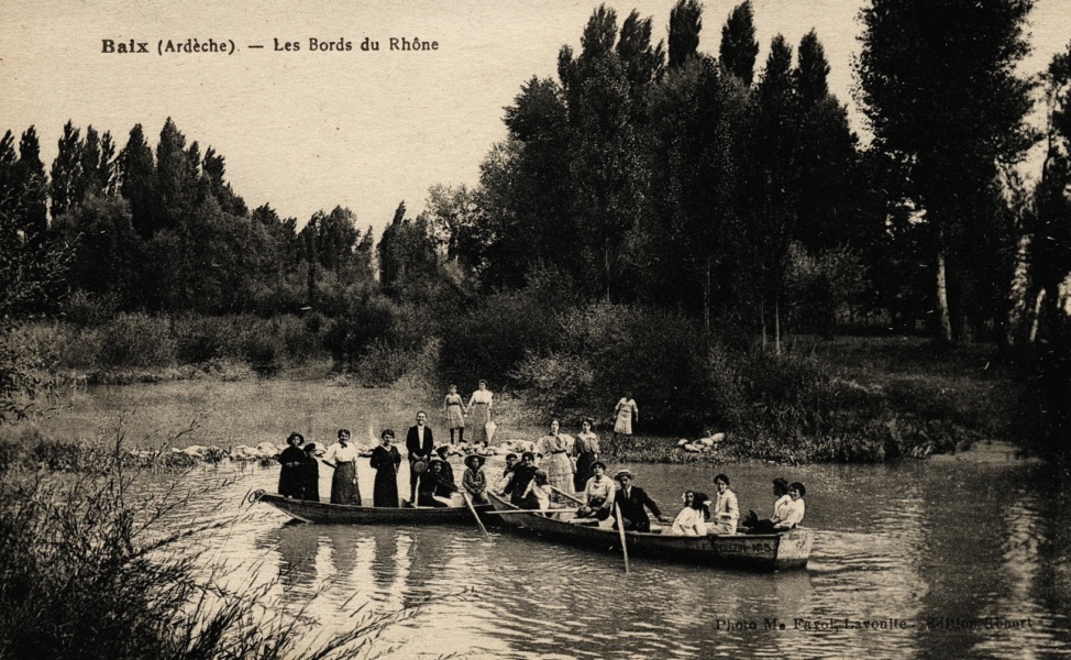 Partie de canotage sur les bords du Rhône © Coll Dürenmatt, Promofluvia BM Lyon