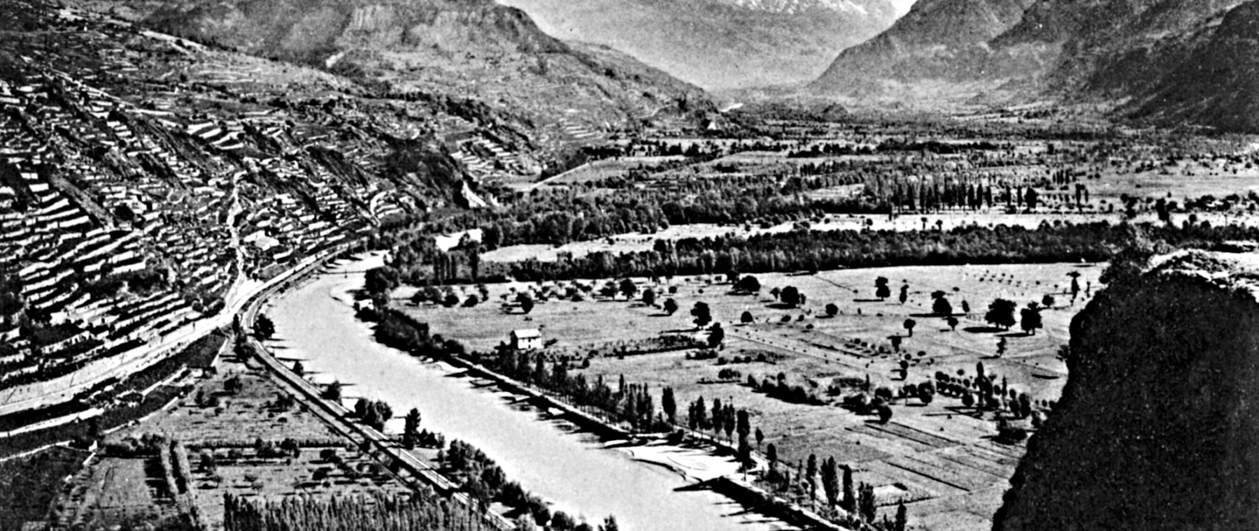 Vallee du Rhone et vue generale, Sion 1900 © Bourgeoisie de Sion Mediatheque Valais Martigny.jpg