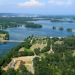 Vue aérienne du Grand Parc Miribel Jonage©Hubert Canet BalloidePhoto