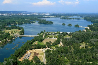 Vue aérienne du Grand Parc Miribel Jonage©Hubert Canet BalloidePhoto