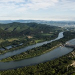 Vue du Rhône avec le Vieux Rhône, le canal et le barrage hydroélectrique de Baix © Tristan Zilberman, 2015