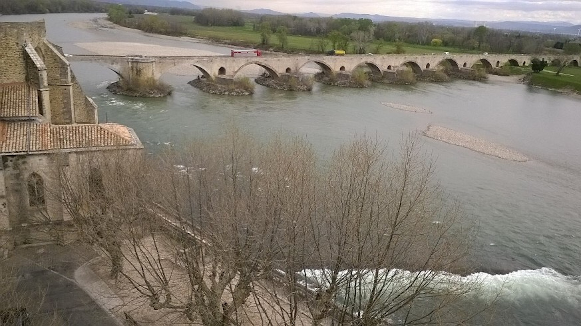 Le Pont SaintEsprit © Capsurlerhône Cap sur le Rhone